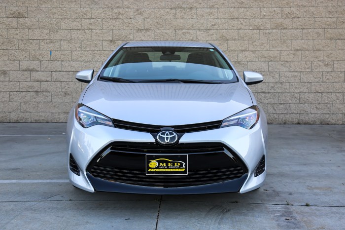 2018 toyota corrolla le new car price